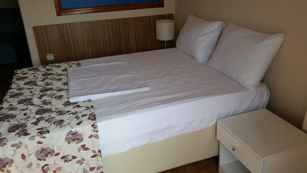 Basak Rezidans Aparthotel ทรับซอน ภายนอก รูปภาพ