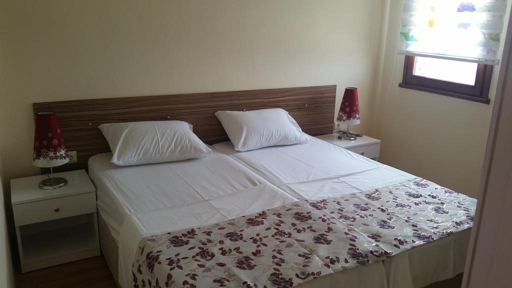 Basak Rezidans Aparthotel ทรับซอน ภายนอก รูปภาพ