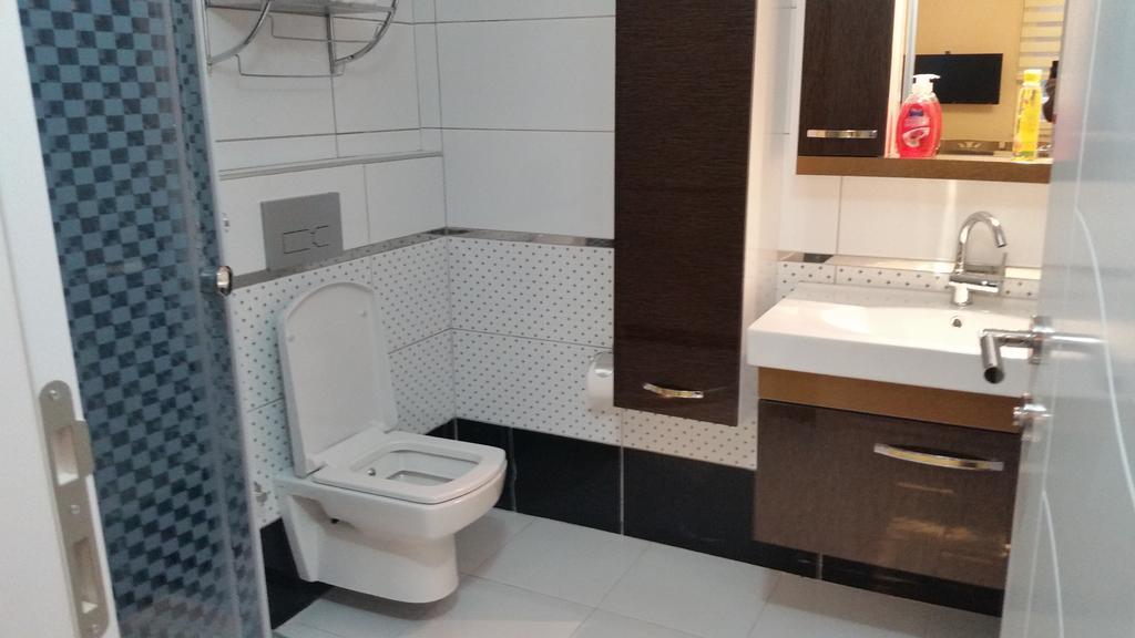 Basak Rezidans Aparthotel ทรับซอน ภายนอก รูปภาพ